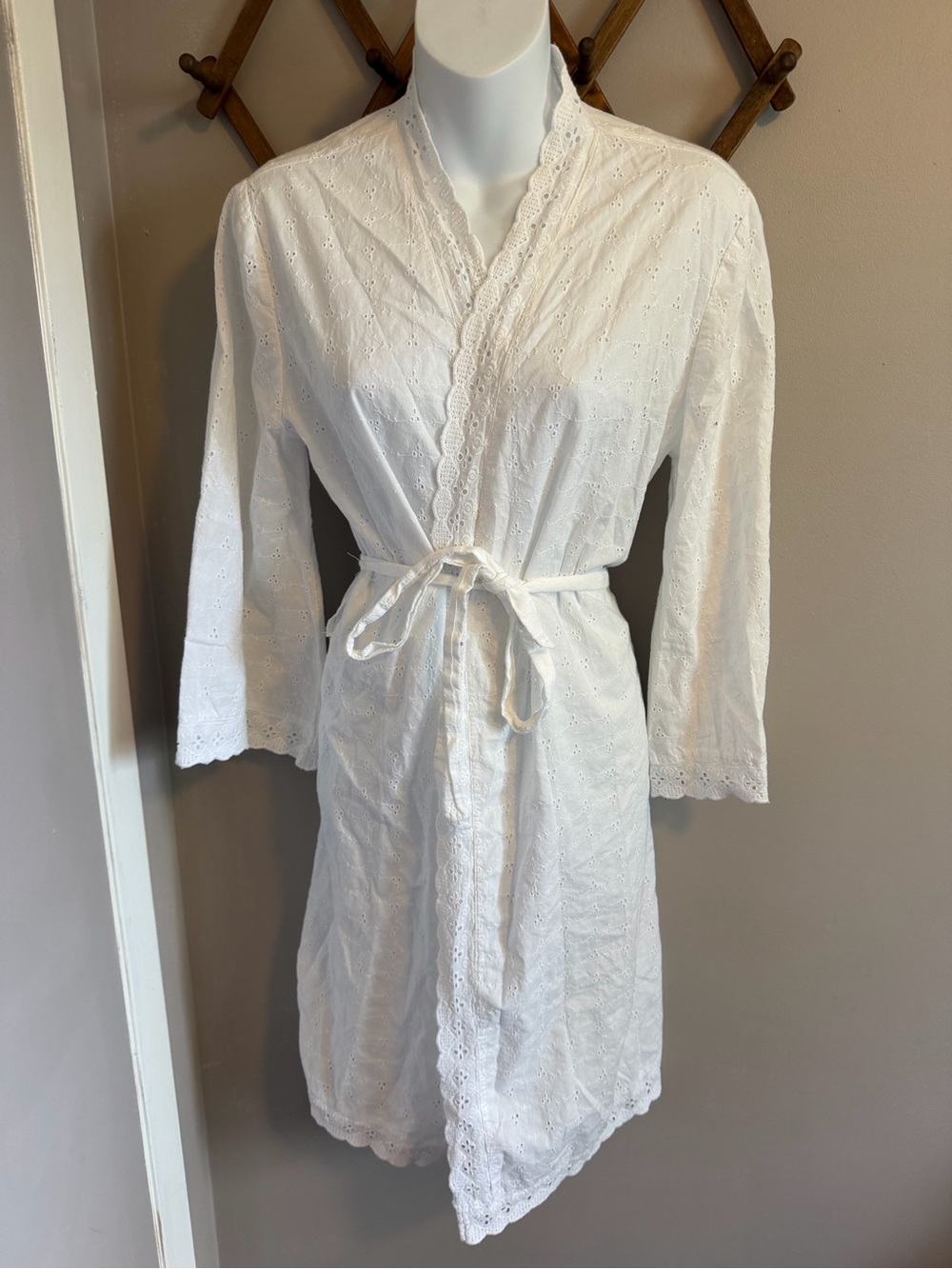 Tabitha Webb Cotton Eyelet Embroidered Wrap Robe White M